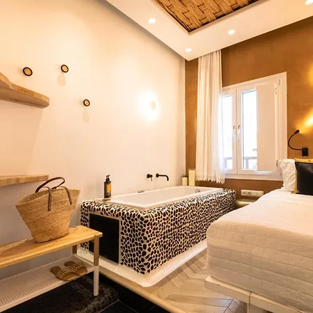 Kyma & Helios Deluxe With Hot Tub At Amazeu Naxos דירה